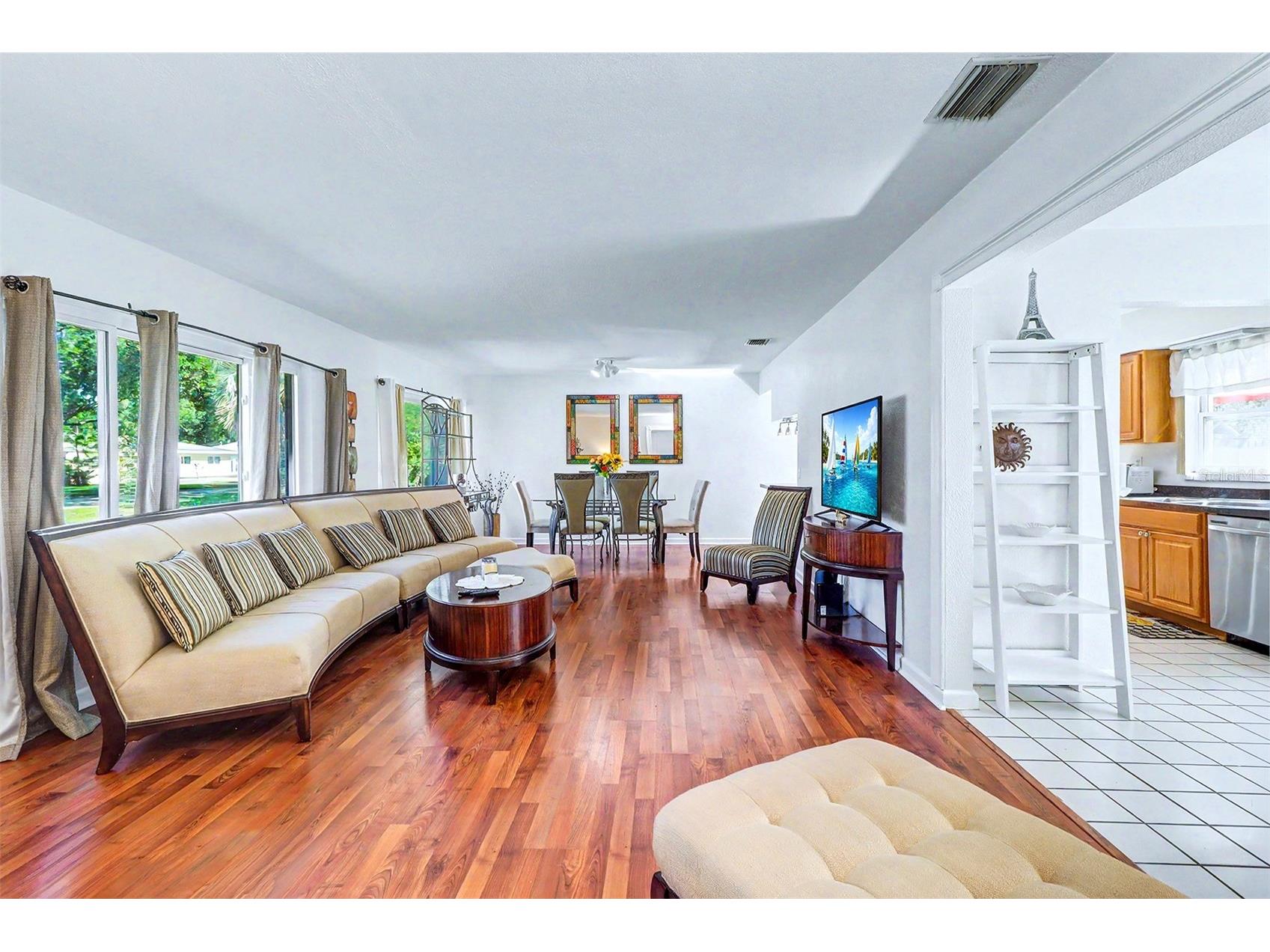 209 S Aurora Avenue Clearwater FL 33765 TB8506714 image4