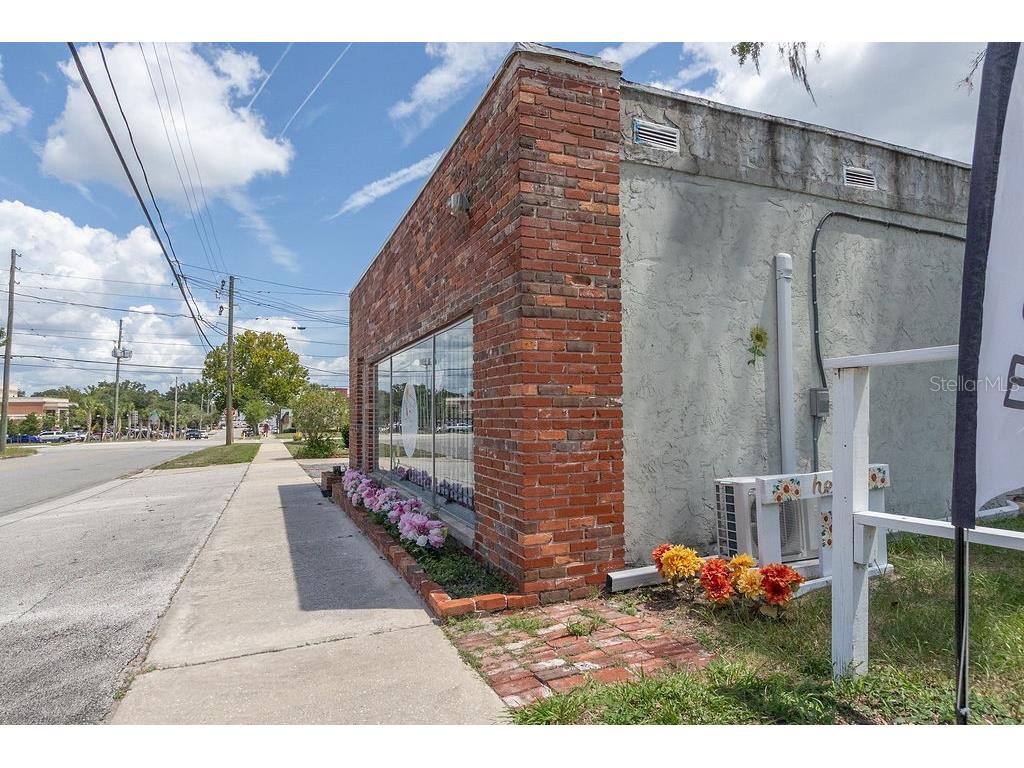 209 S Florida Avenue Deland FL 32720 V4944149 image2