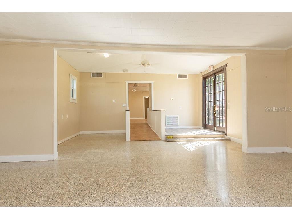 209 S Florida Avenue Deland FL 32720 V4944149 image5