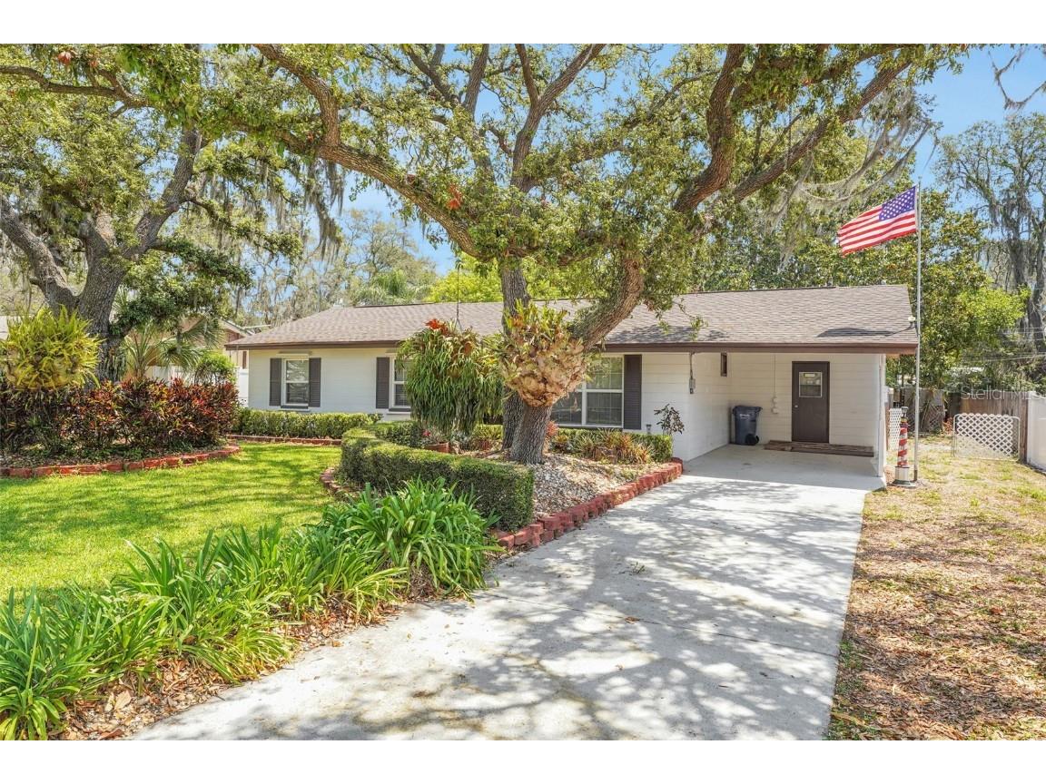 209 S Hydrangea Avenue Polk City FL 33868 L4952478 image1