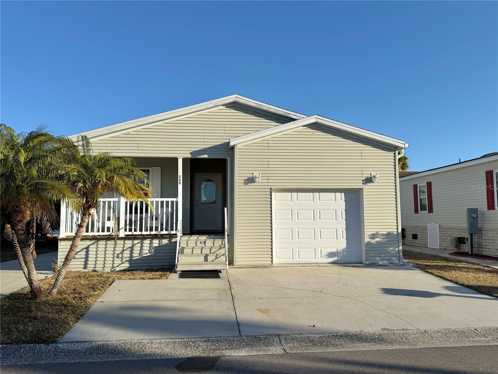 209 S Port Royal Lane Apollo Beach FL 33572 TB8485675 image1