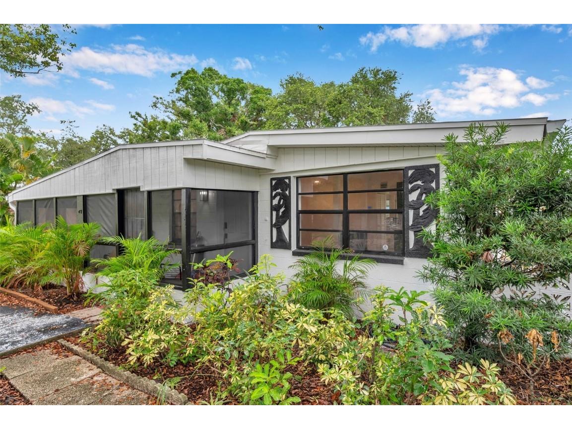 209 SE Jefferson Circle N Saint Petersburg FL 33702 TB8402696 image1