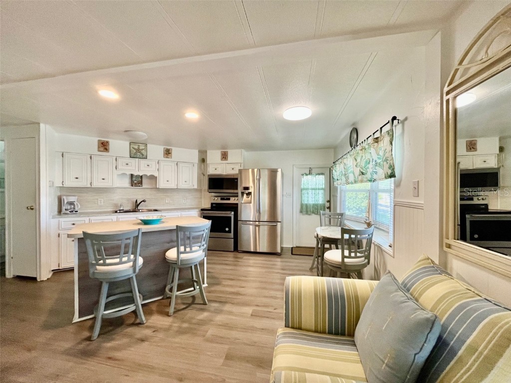 209 Seagull Drive Tarpon Springs FL 34689 TB8405470 image2