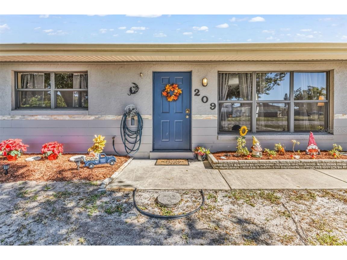 209 Seminole Boulevard NW Port Charlotte FL 33952 C7516185 image2