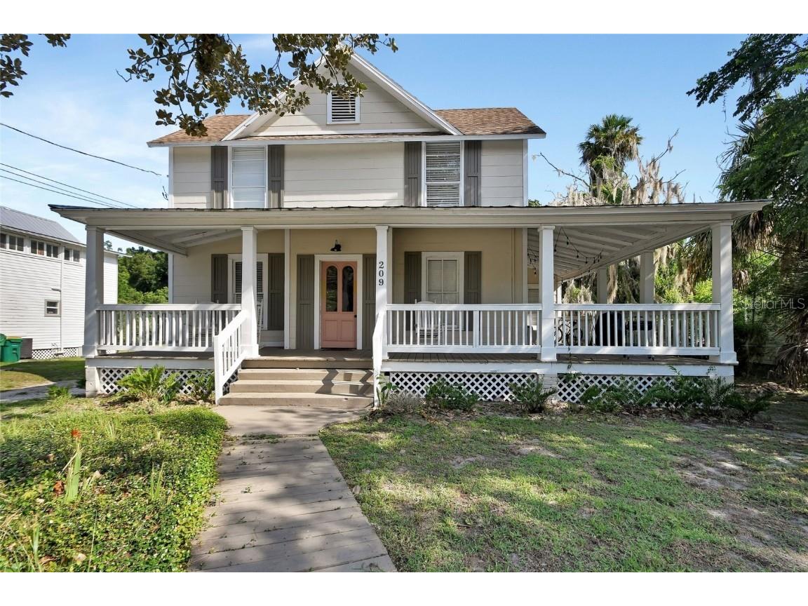 209 W Wisconsin Avenue Deland FL 32720 V4944412 image1