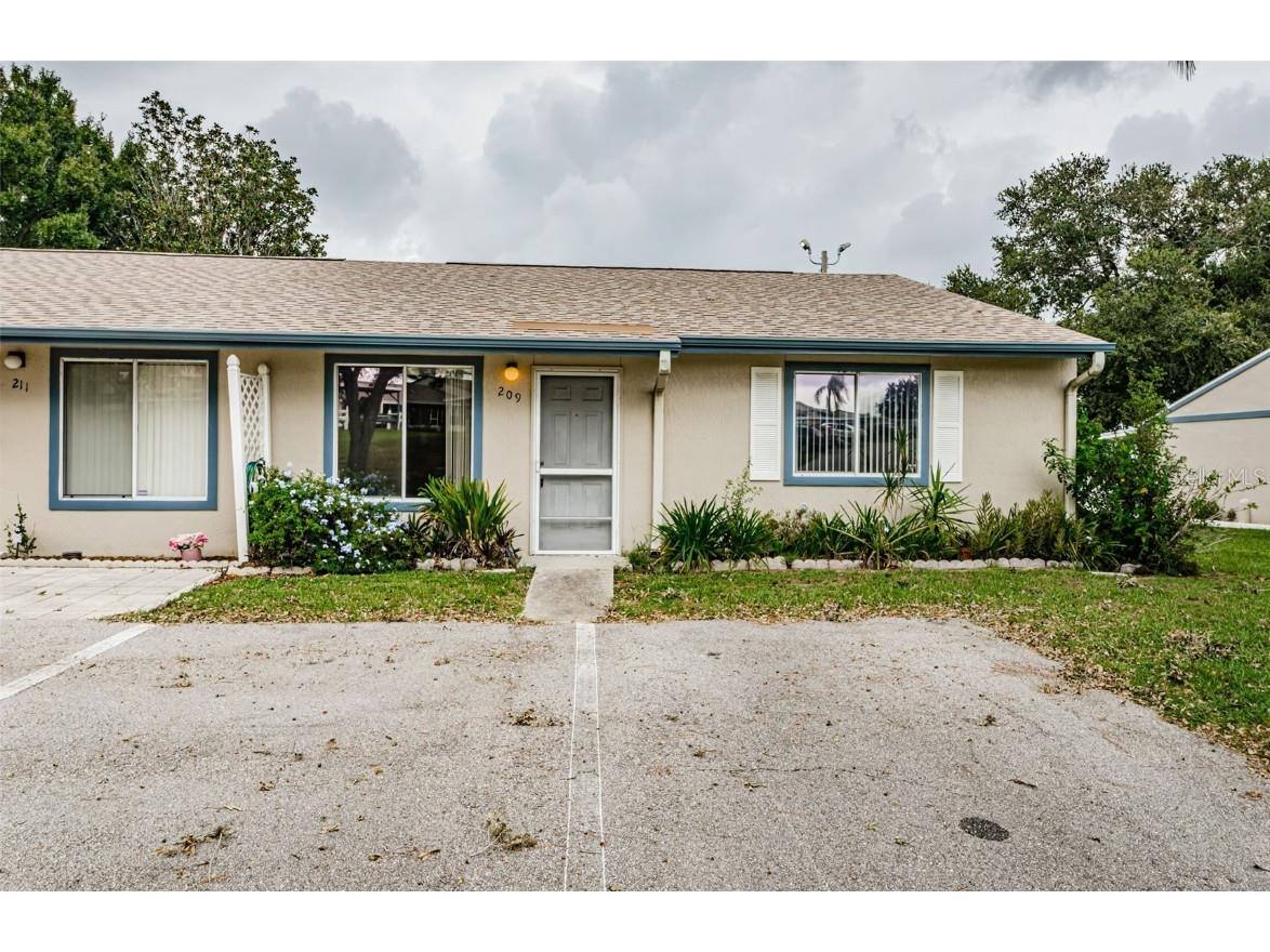 209 Winter Ridge Boulevard Winter Haven FL 33881 W7870842 image1