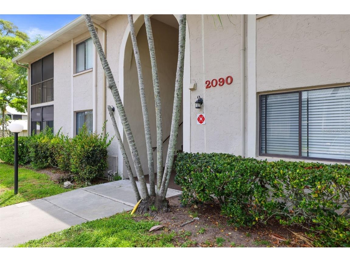 2090 Hunters Glen Drive #712 Dunedin FL 34698 U8237404 image1