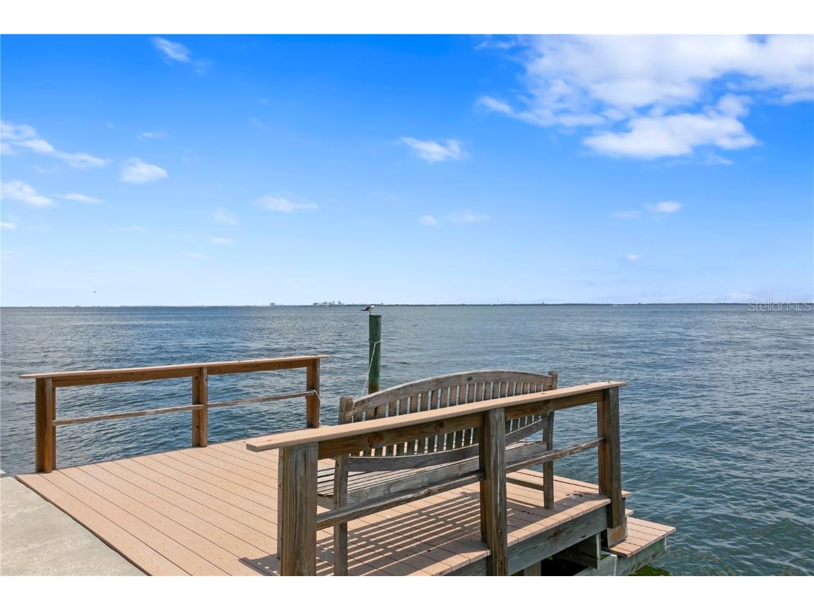 2090 Iowa Avenue NE Saint Petersburg FL 33703 TB8354185 image1