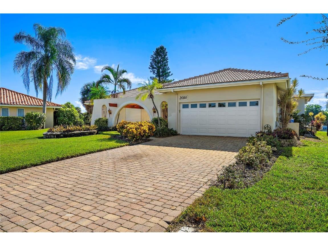 2090 Massachusetts Avenue NE Saint Petersburg FL 33703 - TAMPA BAY U8221629 image1