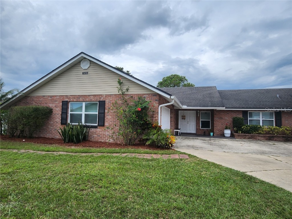 2090 Montecito Avenue Deltona FL 32738 - LAKE DU PONT O6144344 image1