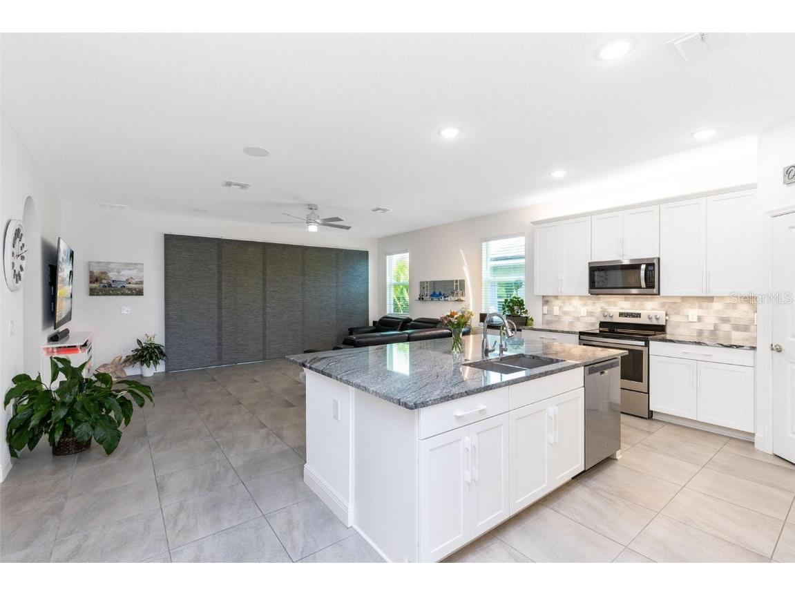 2090 Standing Rock Circle Oakland FL 34787 O6335263 image8