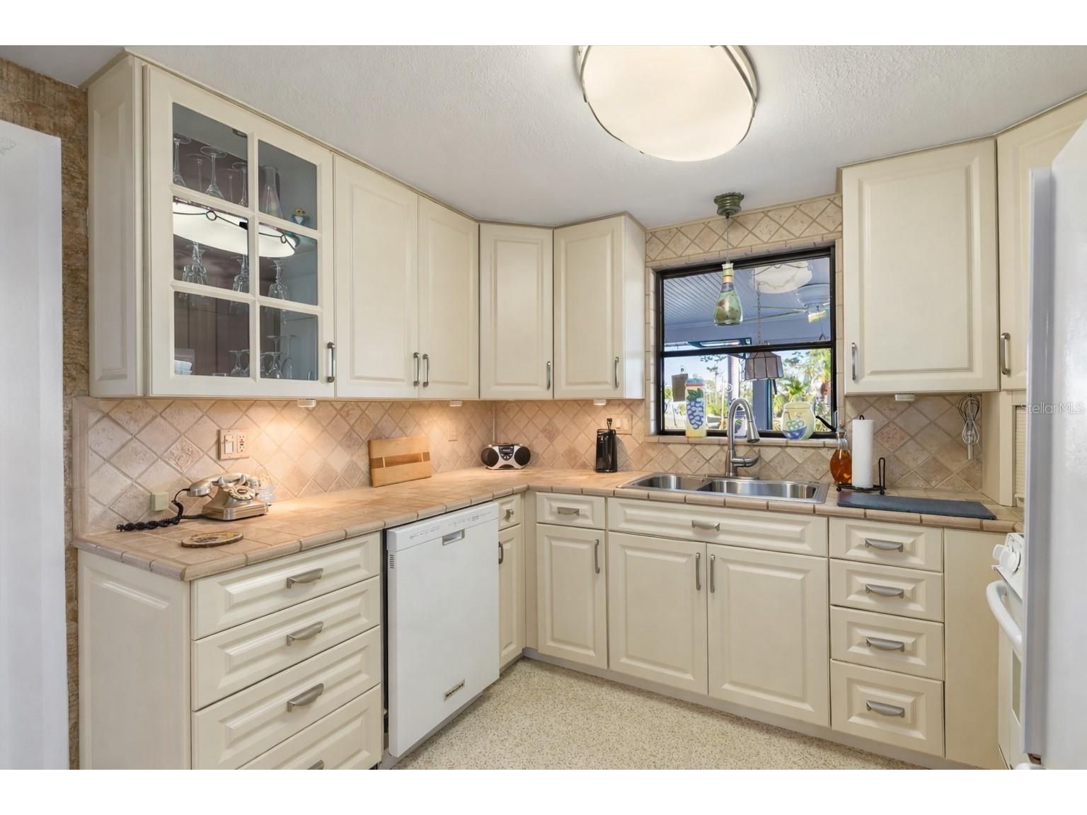 2091 Oyster Creek Drive Englewood FL 34224 D6145920 image9