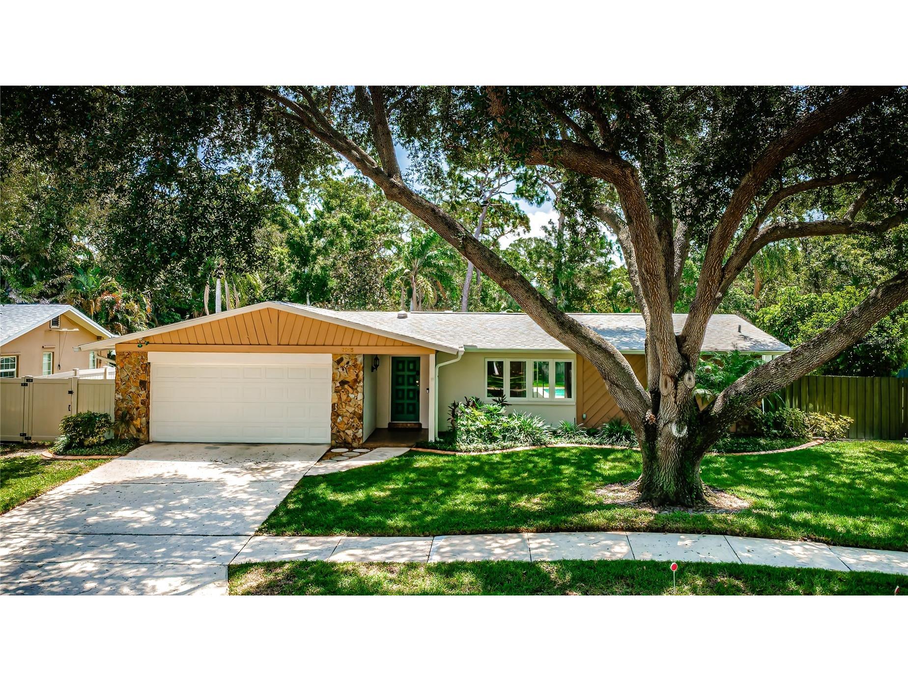 2093 Ashbury Drive Clearwater FL 33764 TB8516304 image1