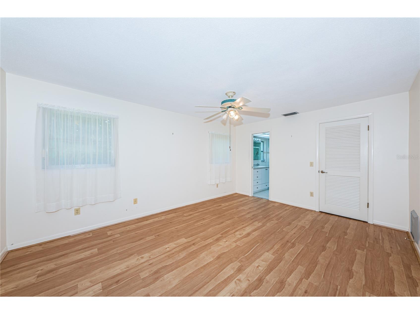 2093 Ashbury Drive Clearwater FL 33764 TB8516304 image4