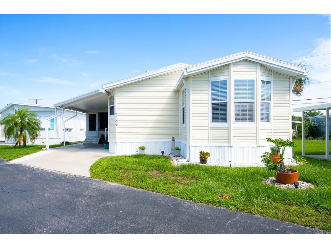 2093 Detroiter St Sarasota FL 34231 A4618477 image1