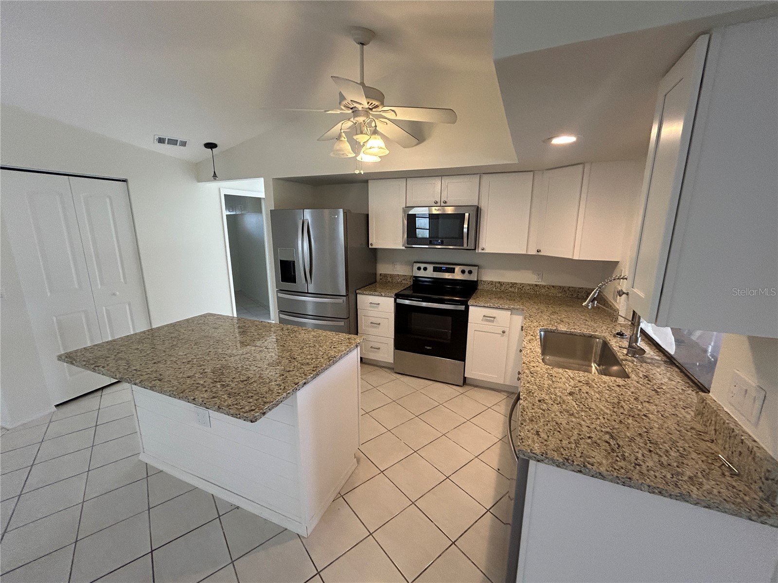 2093 Rio De Janeiro Avenue Punta Gorda FL 33983 C7528073 image5