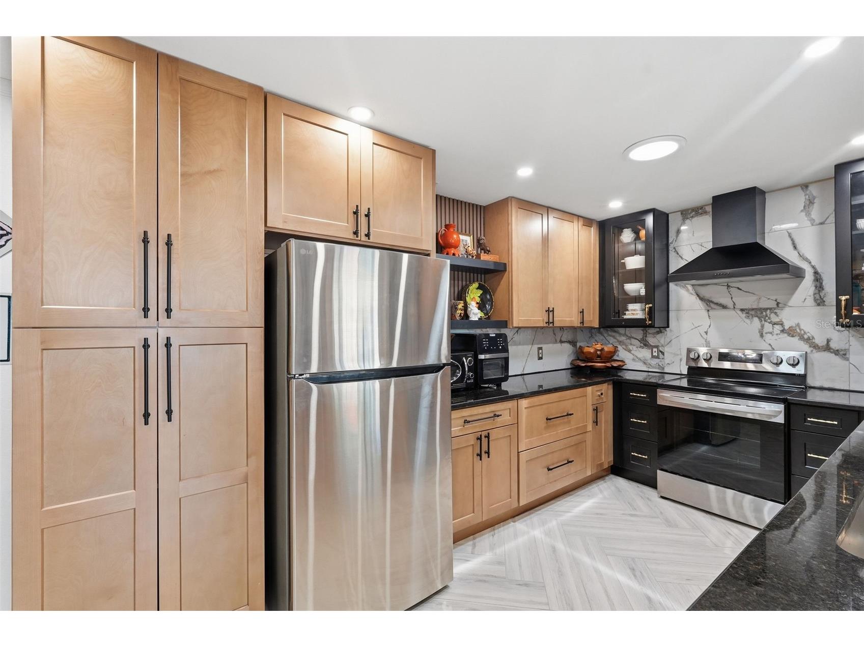 2095 Dolphin Boulevard S Saint Petersburg FL 33707 TB8508870 image13