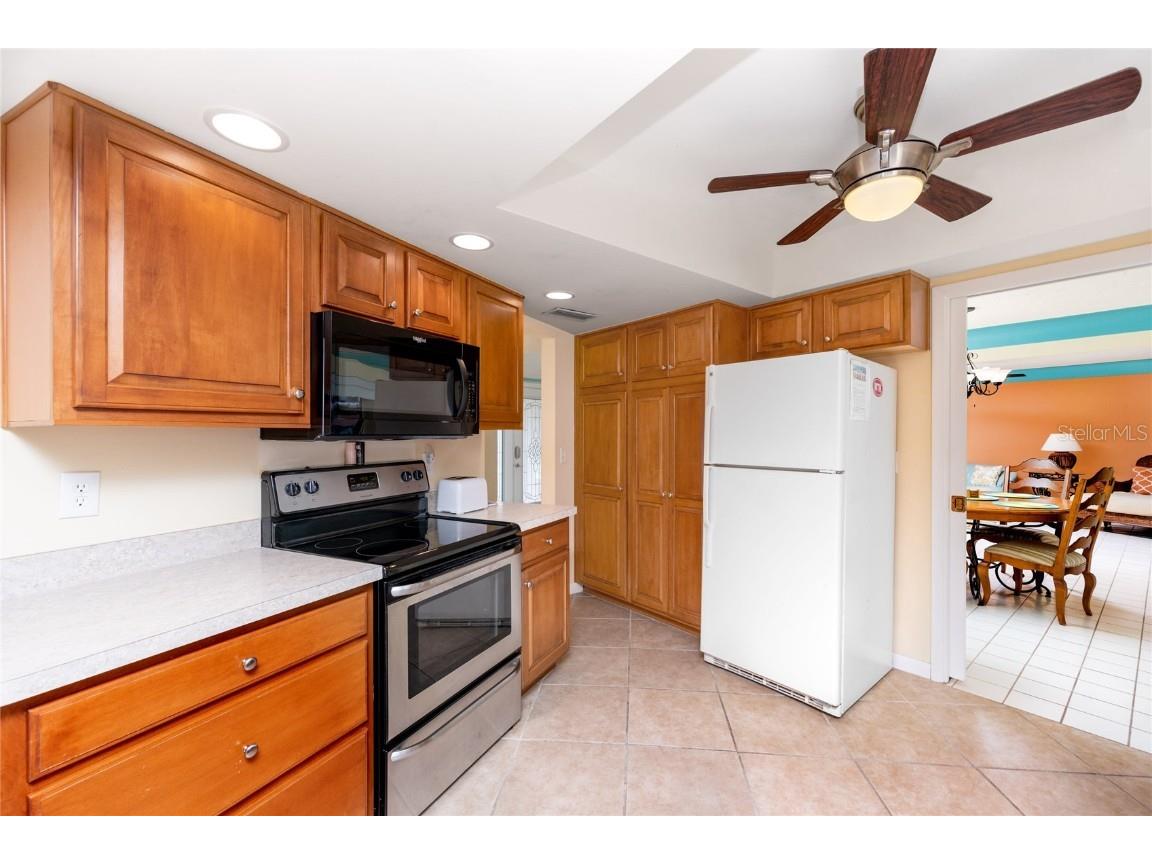 2096 Massachusetts Avenue NE Saint Petersburg FL 33703 - TAMPA BAY TB8392337 image17