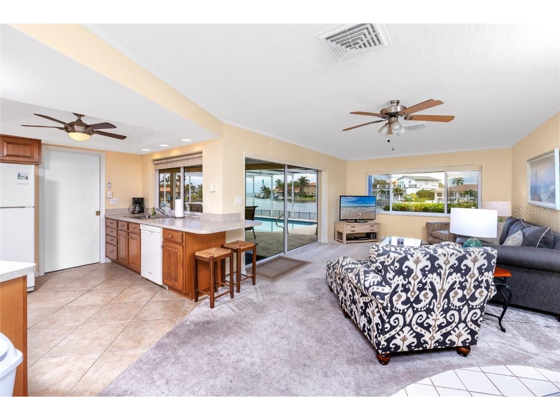 2096 Massachusetts Avenue NE Saint Petersburg FL 33703 - TAMPA BAY TB8392337 image19