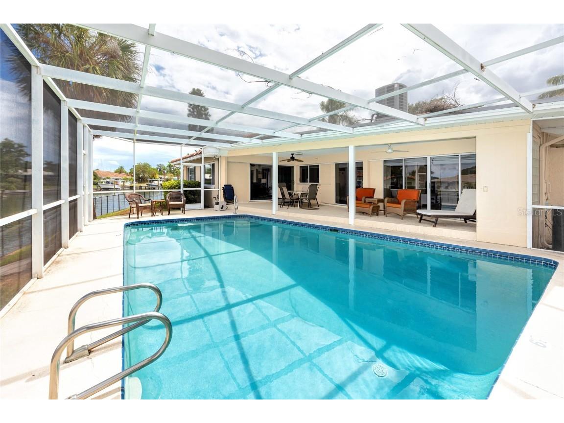 2096 Massachusetts Avenue NE Saint Petersburg FL 33703 - TAMPA BAY TB8392337 image26