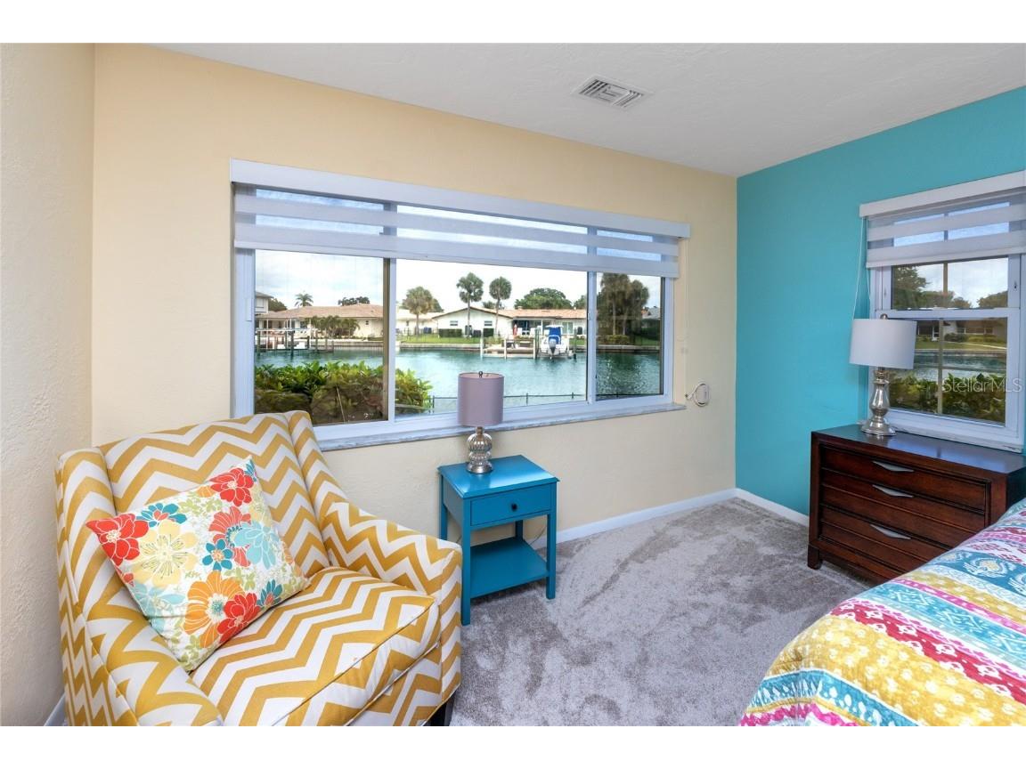 2096 Massachusetts Avenue NE Saint Petersburg FL 33703 - TAMPA BAY TB8392337 image29