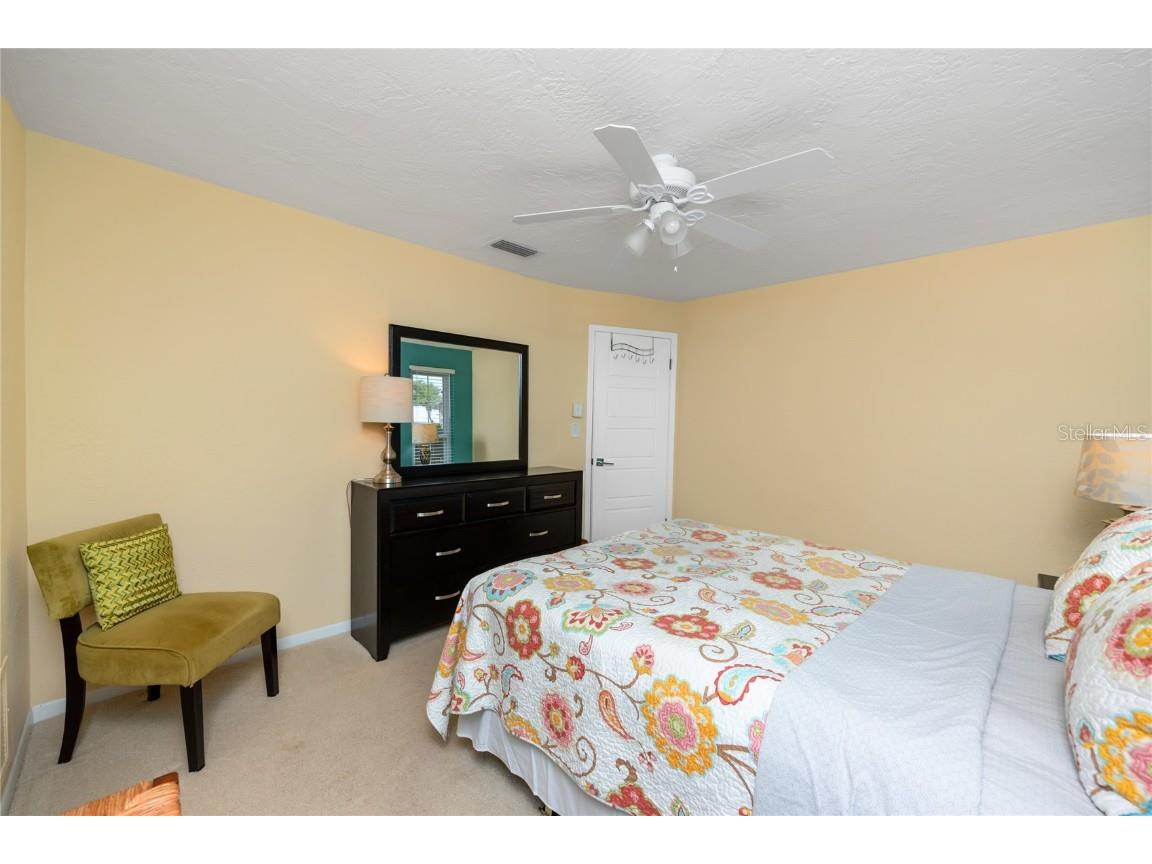 2096 Massachusetts Avenue NE Saint Petersburg FL 33703 - TAMPA BAY TB8392337 image35