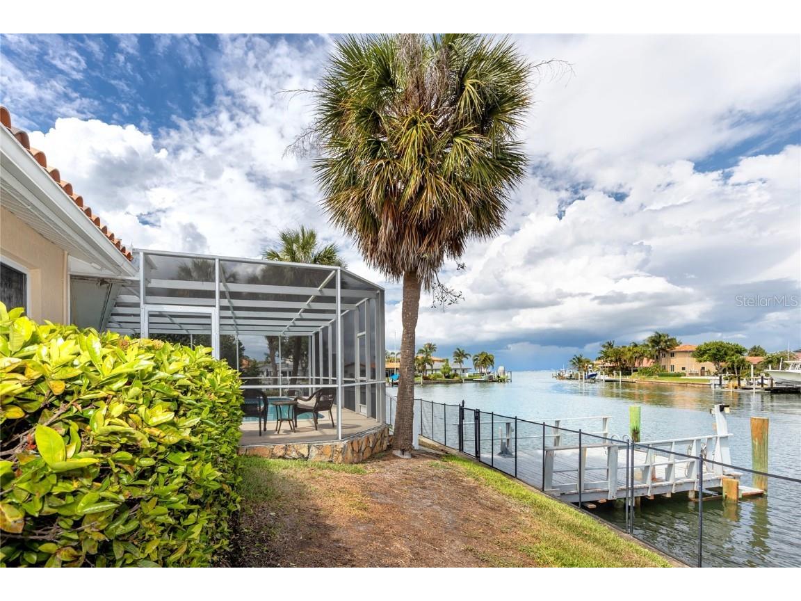 2096 Massachusetts Avenue NE Saint Petersburg FL 33703 - TAMPA BAY TB8392337 image39