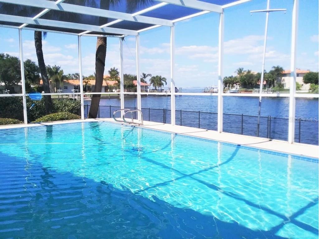 2096 Massachusetts Avenue NE Saint Petersburg FL 33703 - TAMPA BAY TB8392337 image41