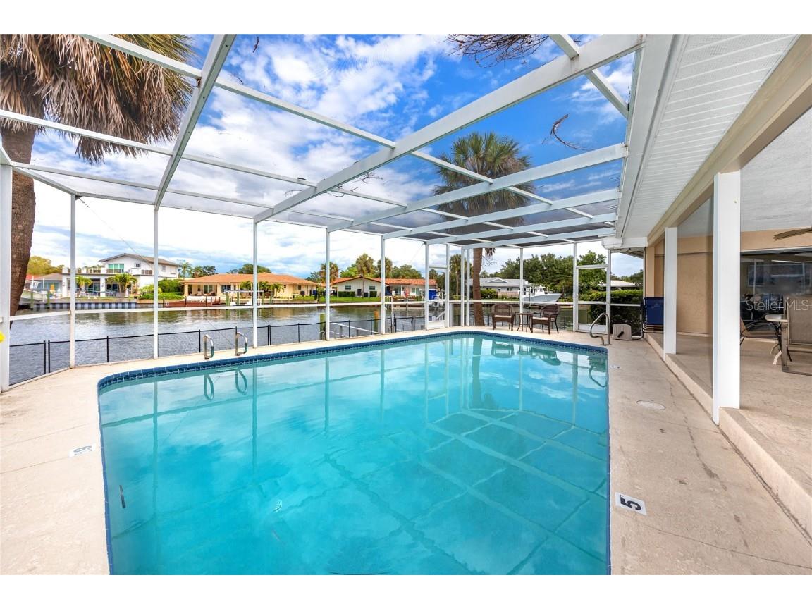 2096 Massachusetts Avenue NE Saint Petersburg FL 33703 - TAMPA BAY TB8392337 image42