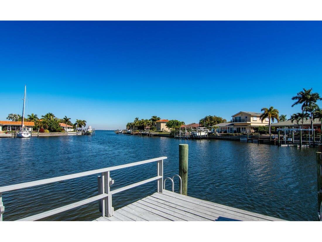 2096 Massachusetts Avenue NE Saint Petersburg FL 33703 - TAMPA BAY TB8392337 image44