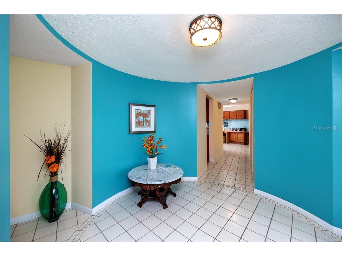 2096 Massachusetts Avenue NE Saint Petersburg FL 33703 - TAMPA BAY TB8392337 image8