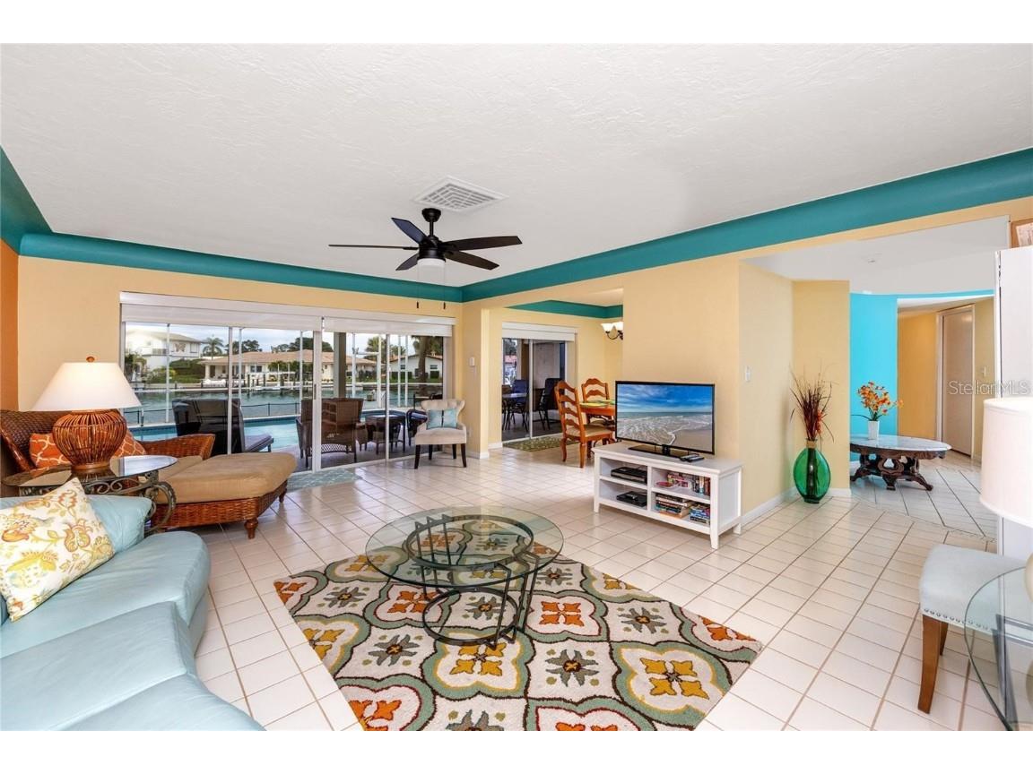 2096 Massachusetts Avenue NE Saint Petersburg FL 33703 - TAMPA BAY TB8405990 image10