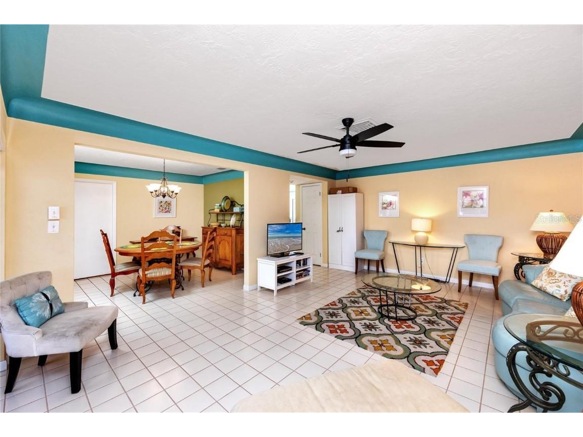 2096 Massachusetts Avenue NE Saint Petersburg FL 33703 - TAMPA BAY TB8405990 image11