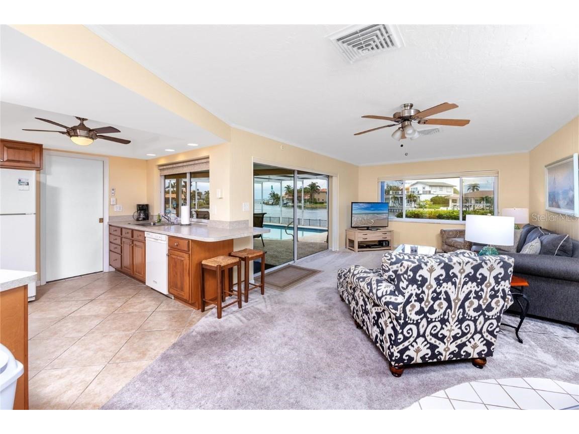 2096 Massachusetts Avenue NE Saint Petersburg FL 33703 - TAMPA BAY TB8405990 image19