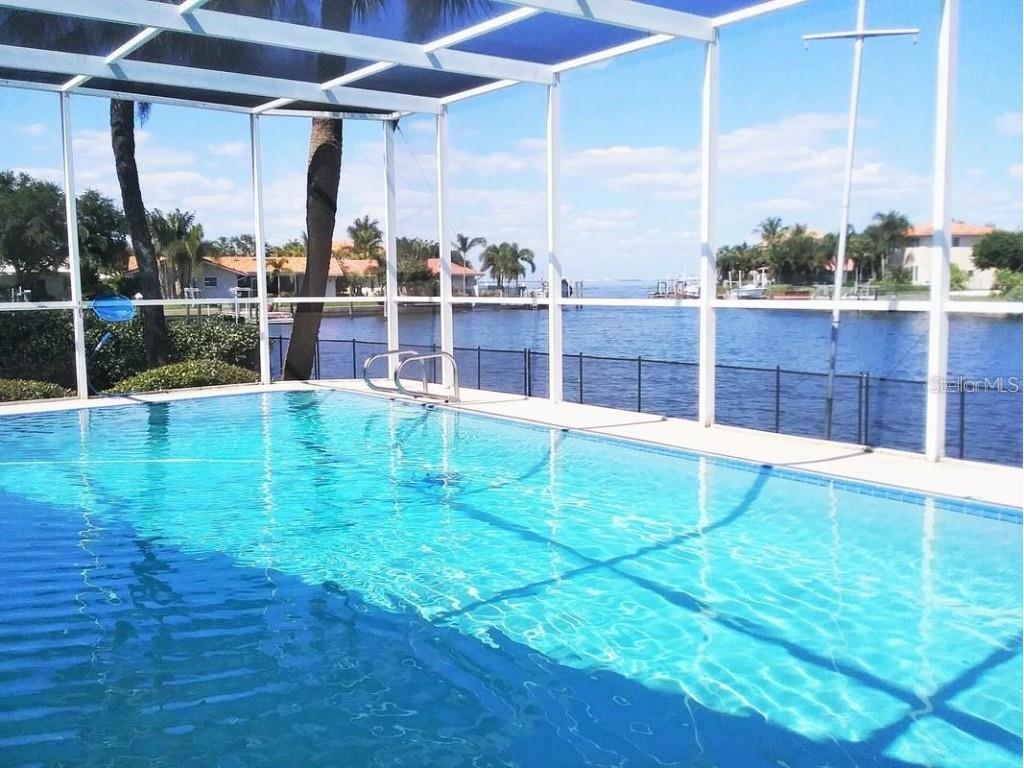 2096 Massachusetts Avenue NE Saint Petersburg FL 33703 - TAMPA BAY TB8405990 image2