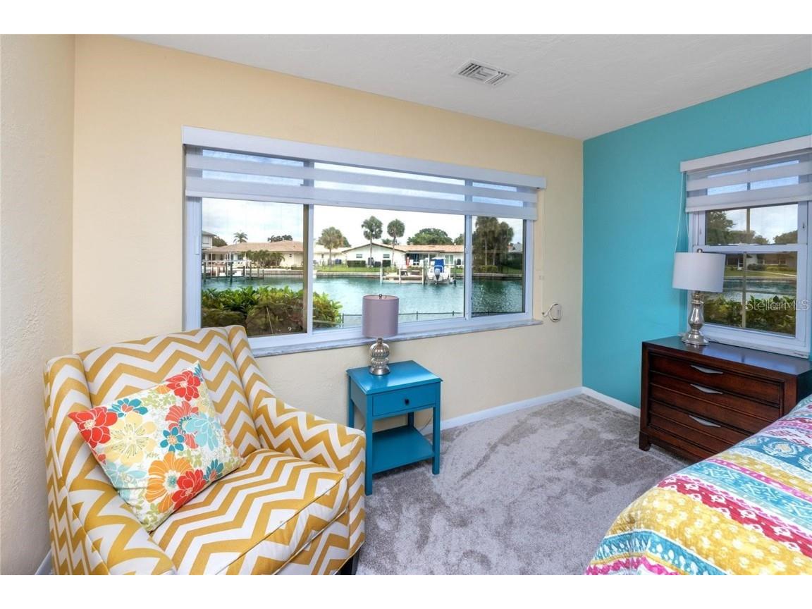 2096 Massachusetts Avenue NE Saint Petersburg FL 33703 - TAMPA BAY TB8405990 image28