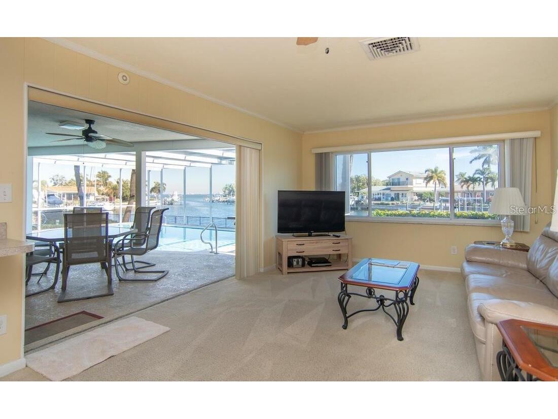 2096 Massachusetts Avenue NE Saint Petersburg FL 33703 - TAMPA BAY TB8405990 image39