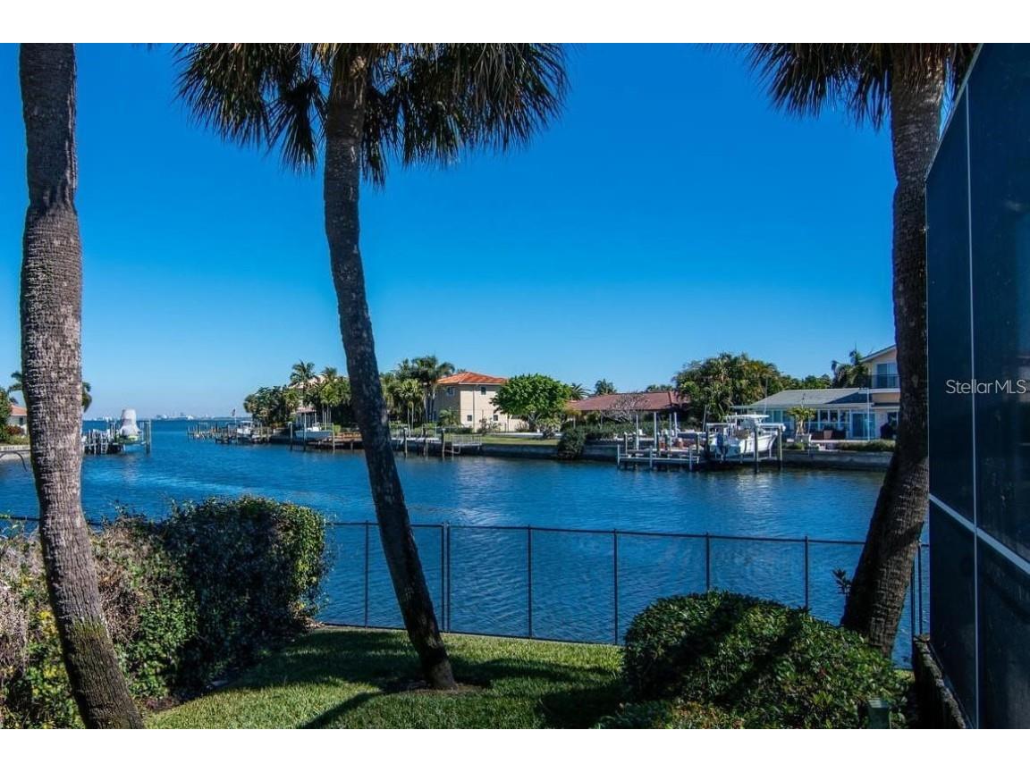 2096 Massachusetts Avenue NE Saint Petersburg FL 33703 - TAMPA BAY TB8405990 image45