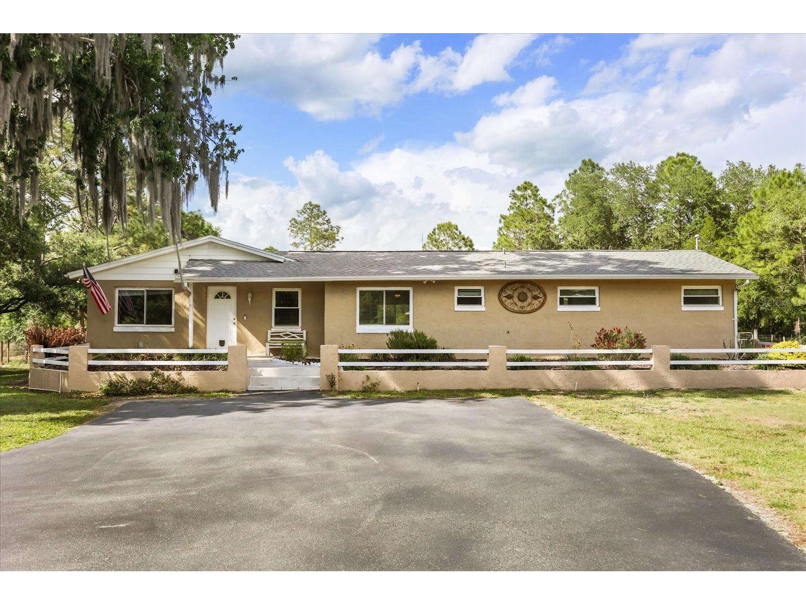 20963 E Colonial Drive Christmas FL 32709 O6406174 image1