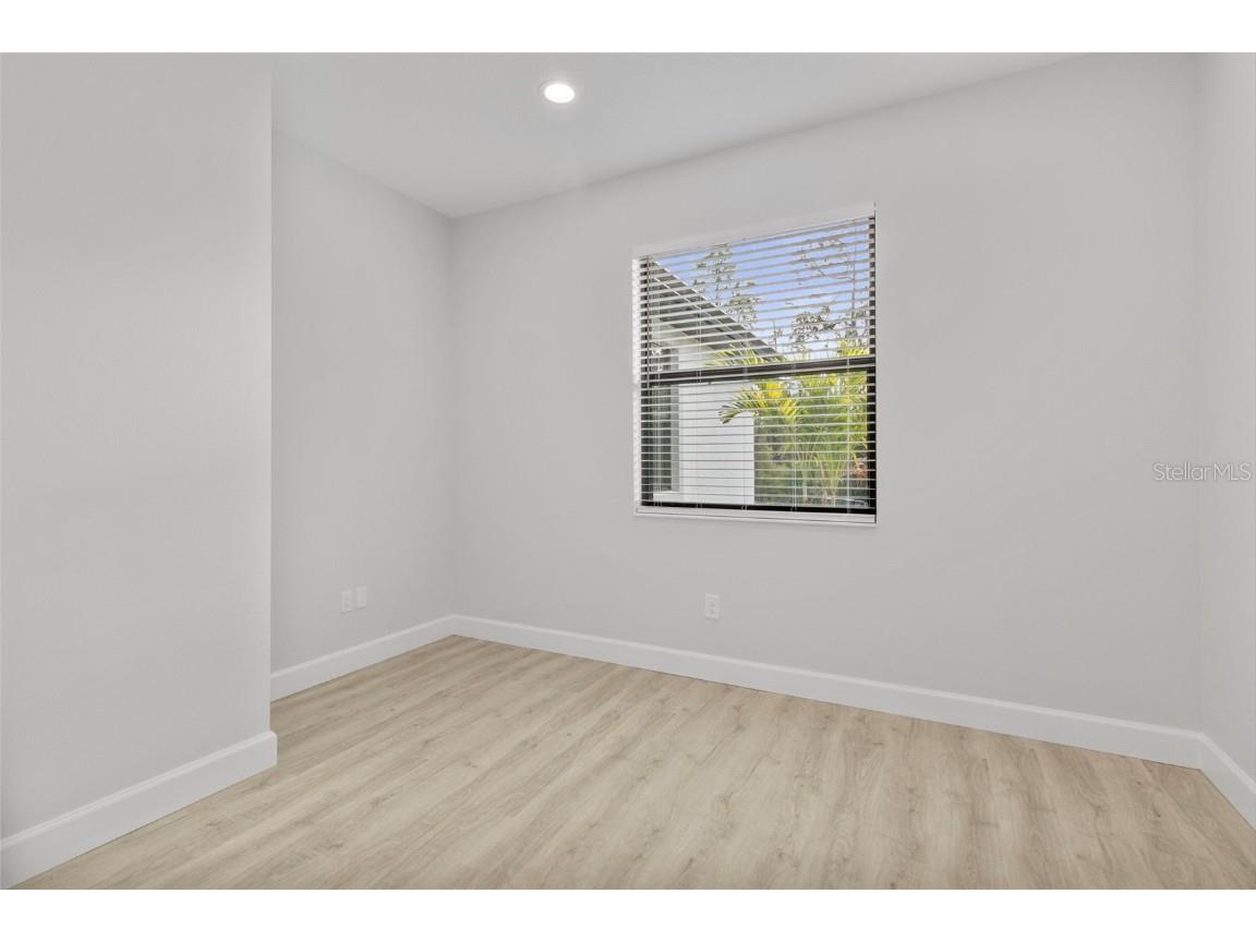 2098 Manheim Avenue North Port FL 34286 C7518708 image32