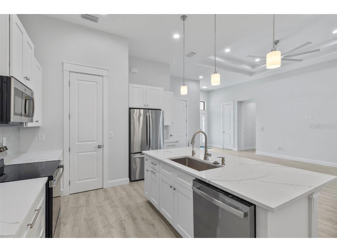 2098 Manheim Avenue North Port FL 34286 C7518708 image5