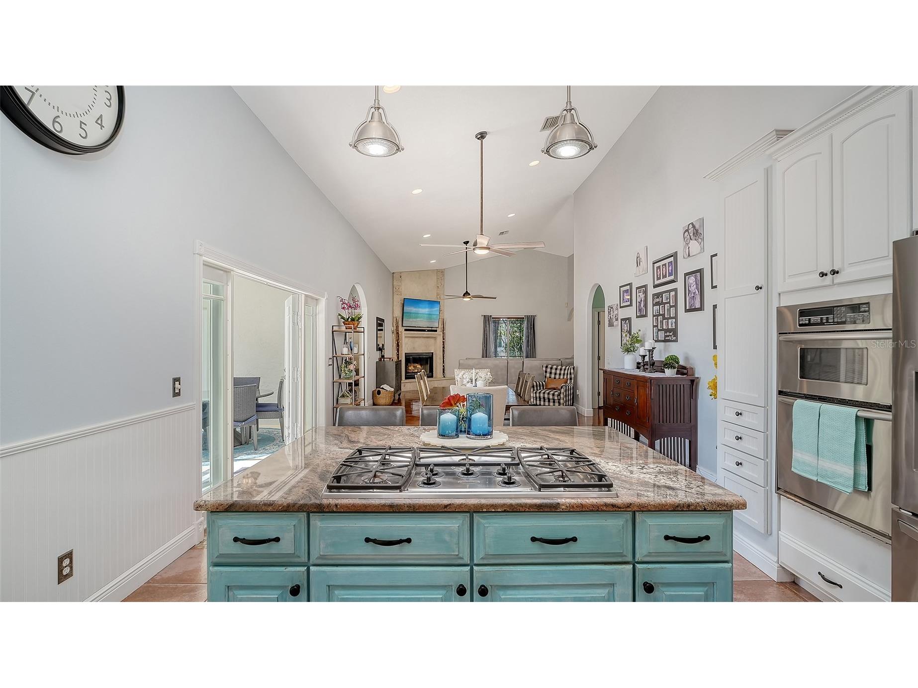 2098 Palm View Road Sarasota FL 34240 A4680898 image22