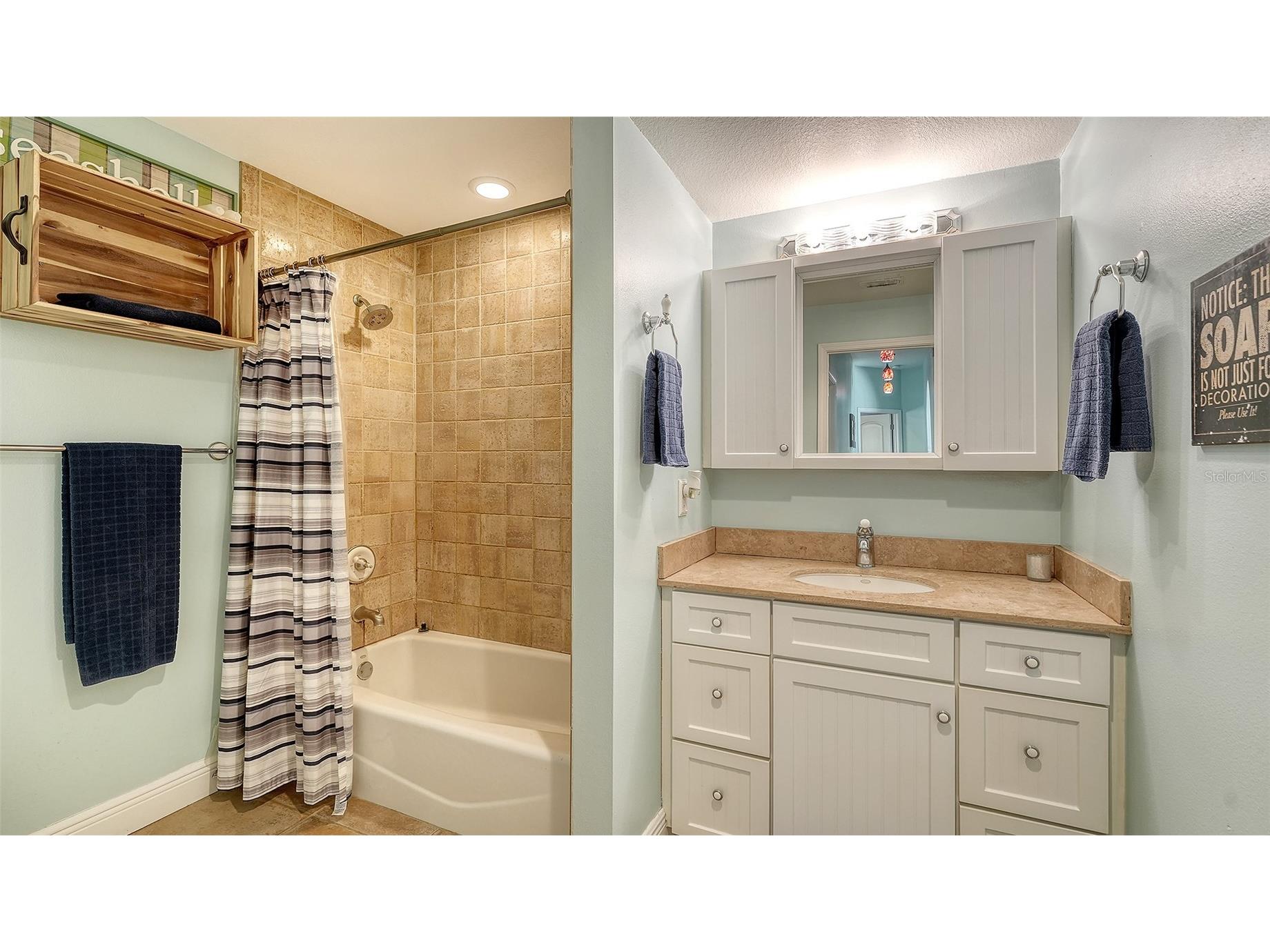 2098 Palm View Road Sarasota FL 34240 A4680898 image33