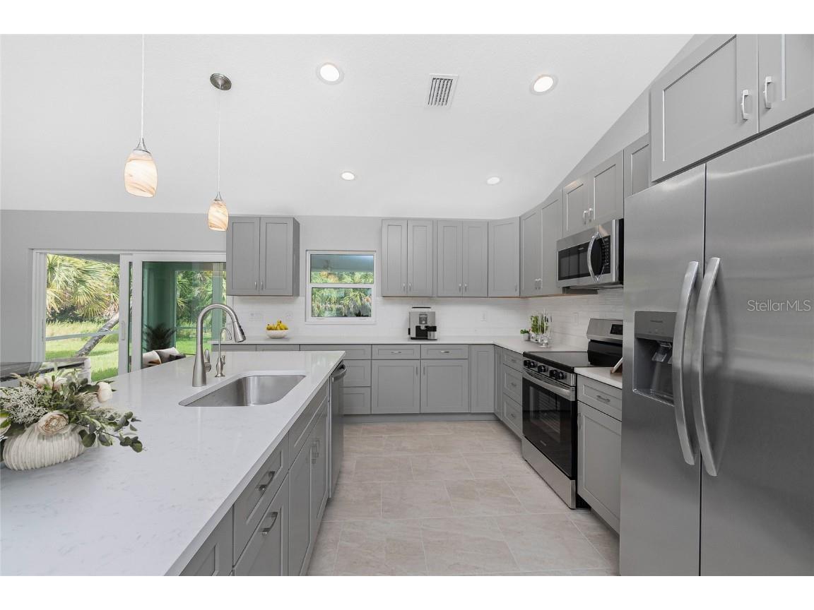 2098 Wheeling Avenue North Port FL 34288 C7517705 image8