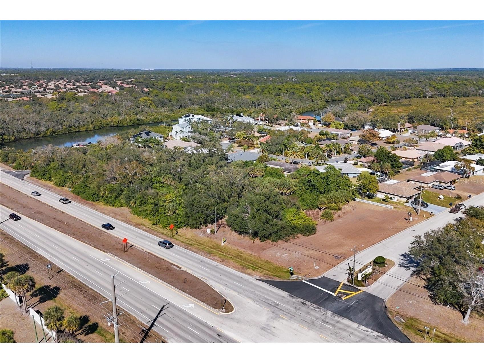 2099 S Tamiami Trail N Osprey FL 34229 A4677866 image1