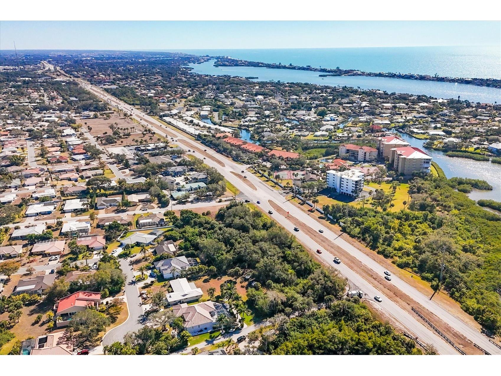 2099 S Tamiami Trail N Osprey FL 34229 A4677866 image12