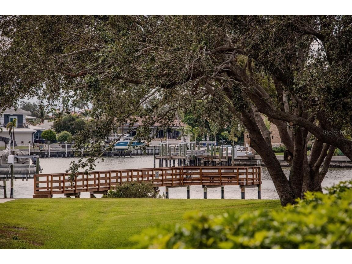 21 Crescent Place S Saint Petersburg FL 33711 TB8447433 image42