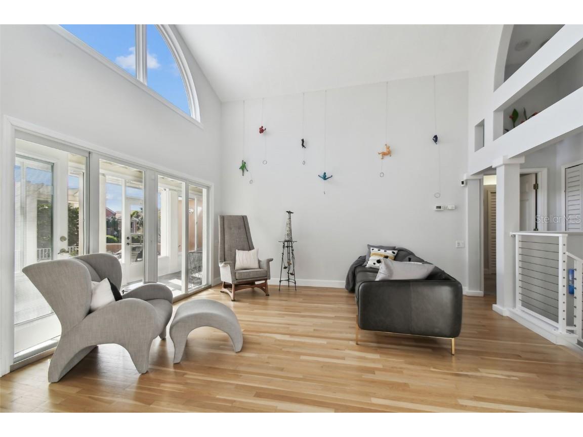 21 Crescent Place S Saint Petersburg FL 33711 TB8447433 image8