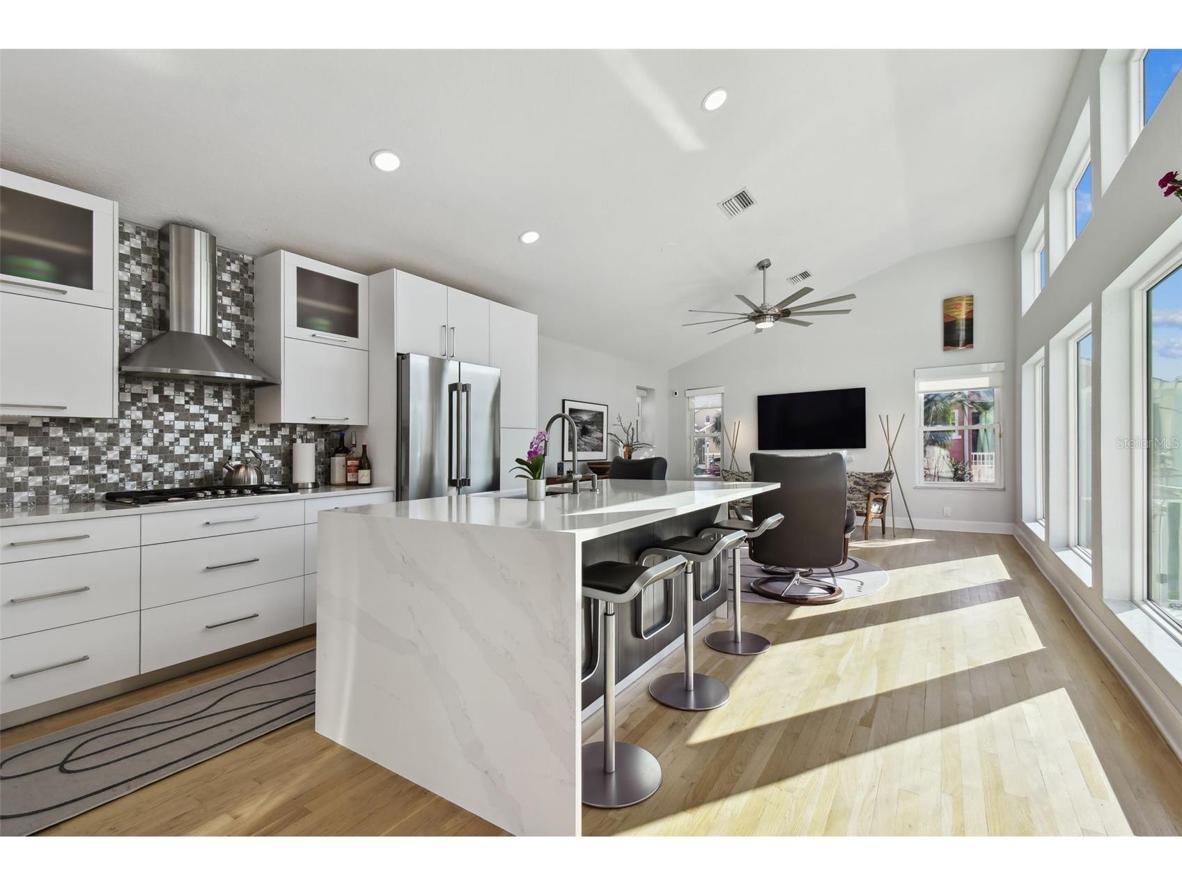 21 Crescent Place S Saint Petersburg FL 33711 TB8475820 image3