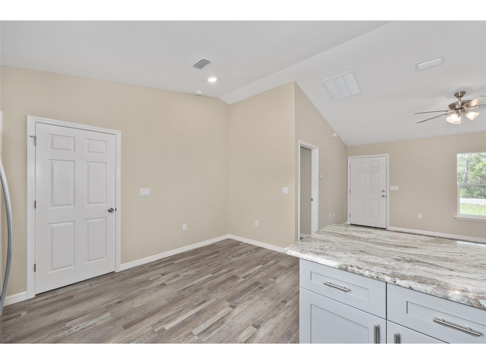 21 Fisher Place Ocklawaha FL 32179 OM720794 image16